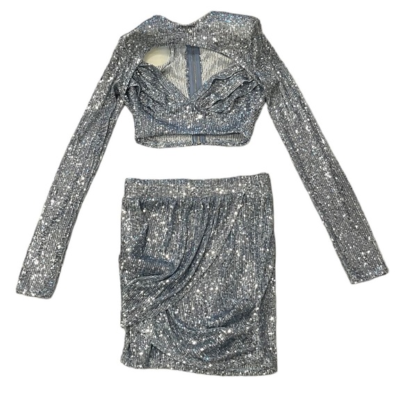 Fashion Nova - Baby Don’t Leave Sequin Skirt & Top Set - Women’s S - Picture 2 of 10